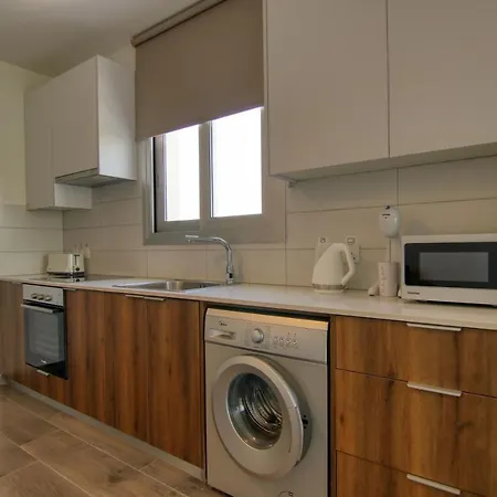 Phaedrus Living Coral Aura