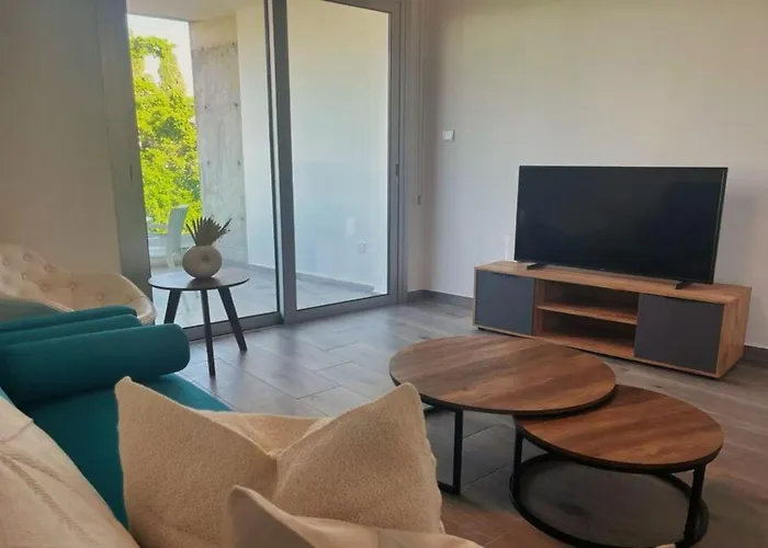 Phaedrus Living Coral Aura *